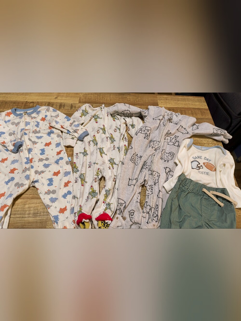 Lot Of Kids Printed One-Piece Sleepers - Soft Zip Front 3-6 Months & 1 Outfit